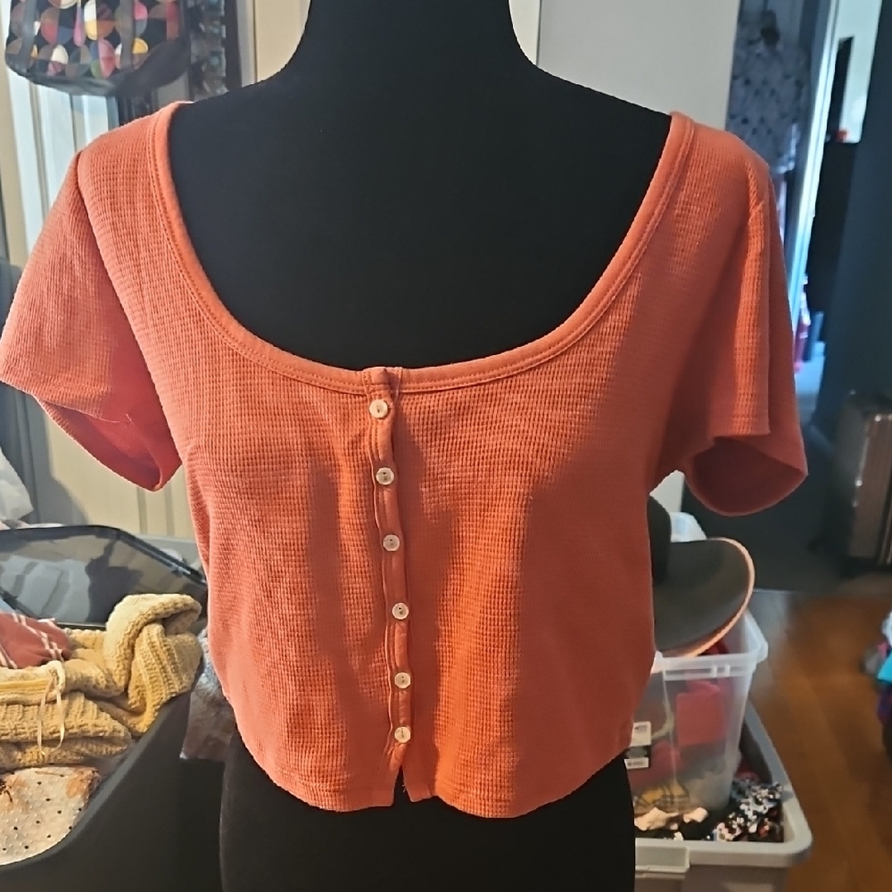 Forever 21 Coral Button-Back Crop Top